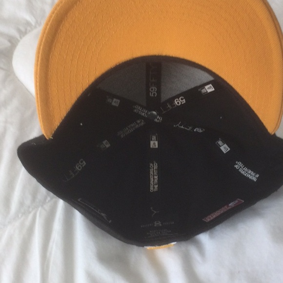 New Era Men’s Iowa fitted baseball hat - Picture 4 of 4